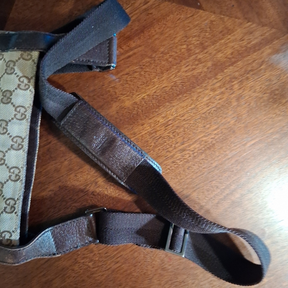 Gucci Tan and Brown Crossbody Bag - Picture 13 of 16